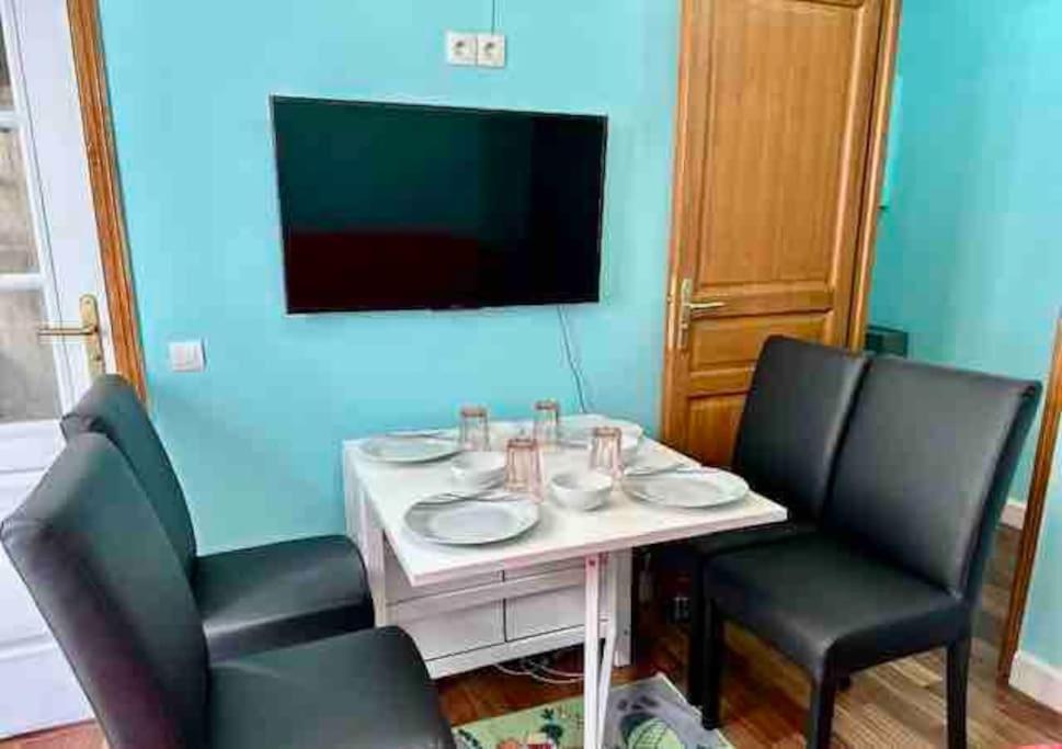 Appartement Apparemment - Tour Eiffel - Grenelle à Paris Extérieur photo